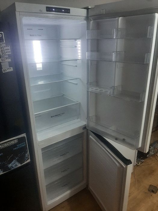 Продам холодильник LG. Доставка