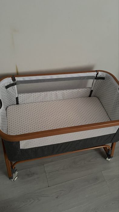 Детская кроватка манеж