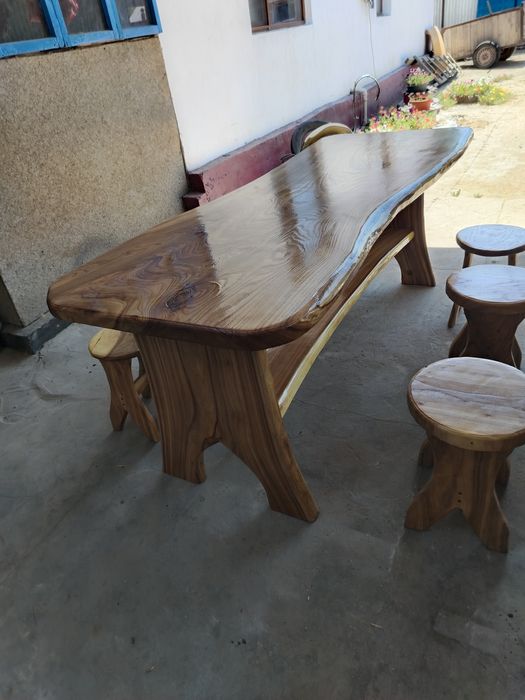 Продам Стол с карагача
