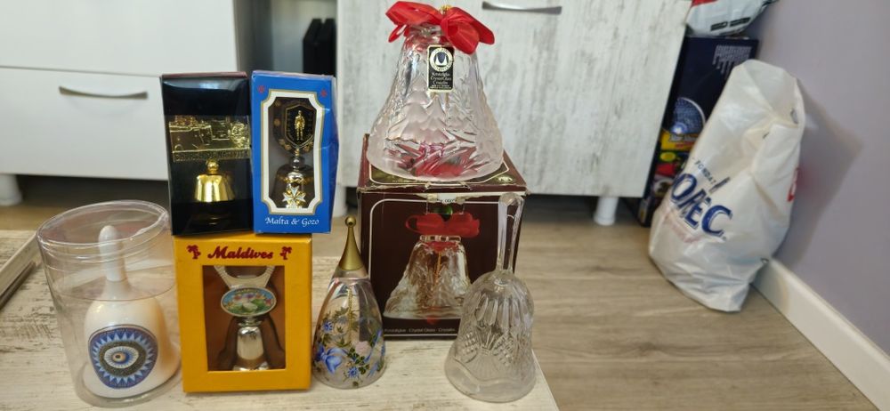 Vand clopotei ornamentali de colectie. Vezi 8 poze atasate