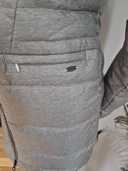 Geacǎ iarnǎ lungǎ de la O’Neill , rezistentǎ la vânt , frig , ploaie