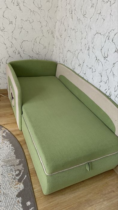Продам кровать/ диван детский размер 80*170