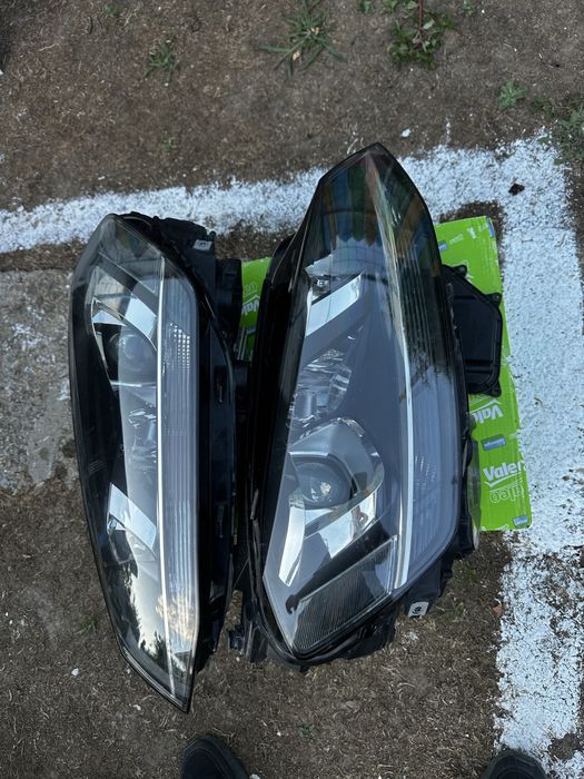 Faruri stânga dreapta bi xenon vw golf 7.