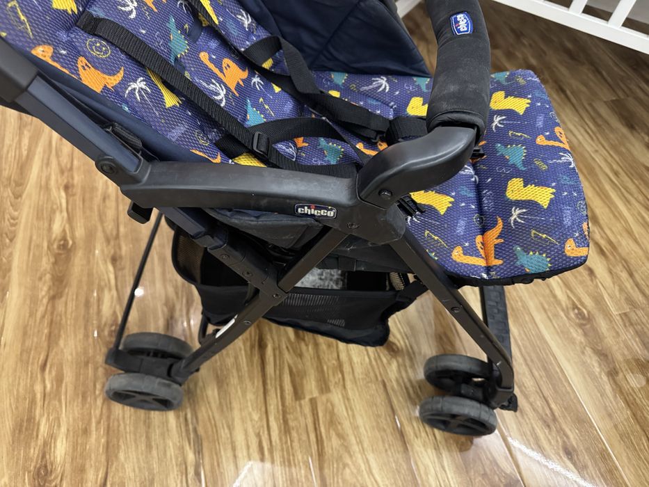 Продаётся детская коляска Chicco