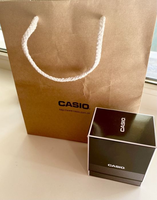 Наручные часы касио,оригинал.