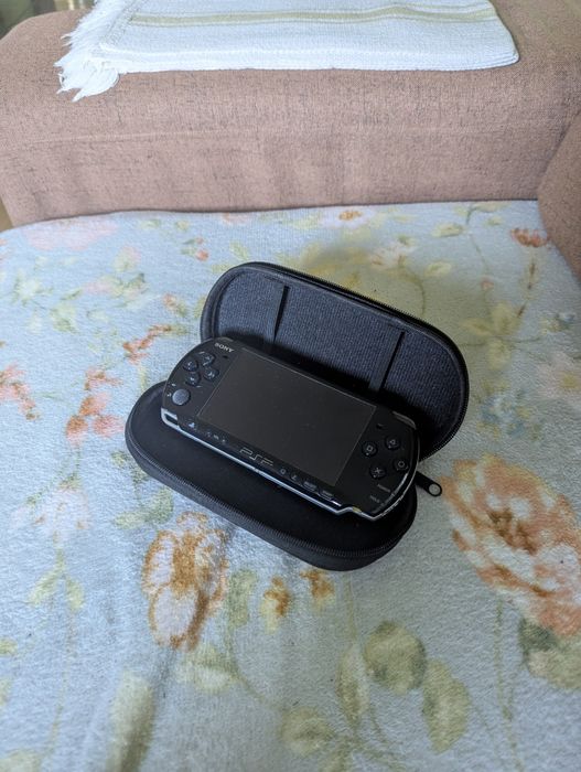 Consolă PSP 3000 modată - ARK 5, Card 32GB, Baterie Ostent, Accesorii