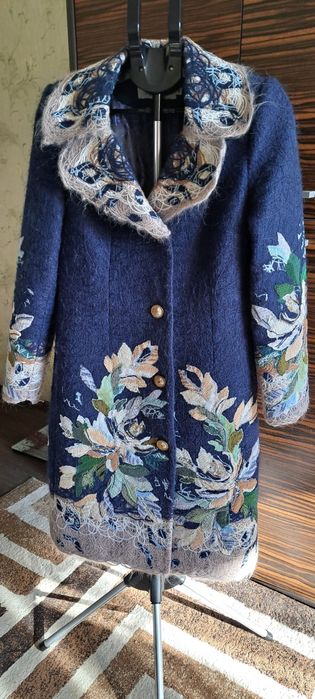 Продам пальто демисезонное