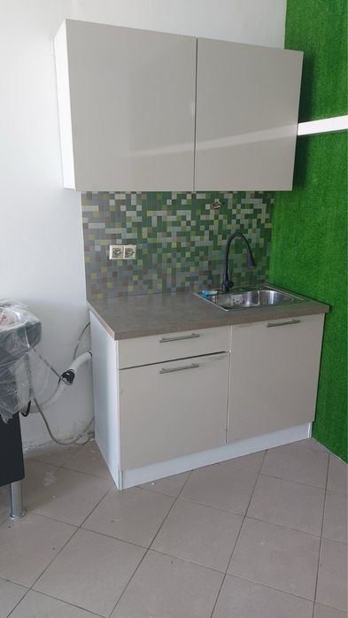 Кухнеска мебел 200€.