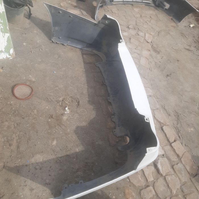 Nexia 2 ga  oldi orqa bamperlar  sotiladi.xolati zòr