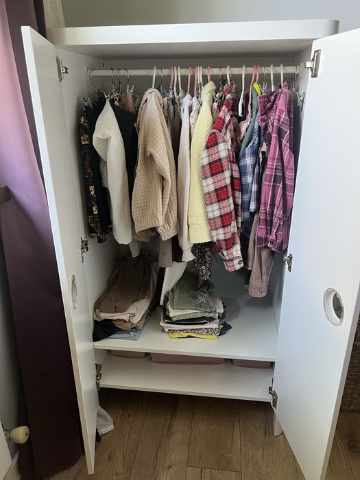 Шкаф IKEA Бусунге (Швеция)