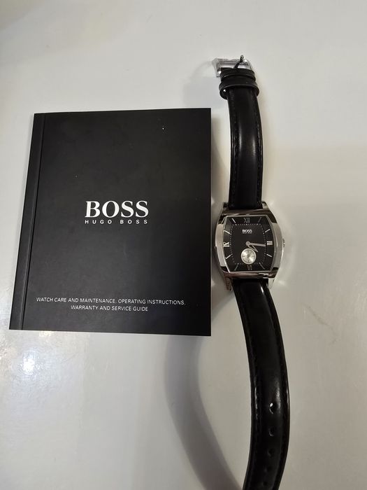 Vand un ceas de dama Hugo Boss