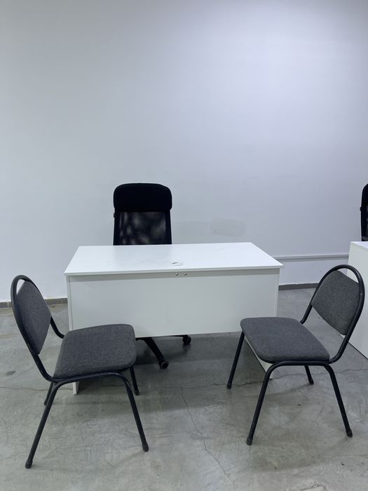 Офисный стол,стулья все 50к