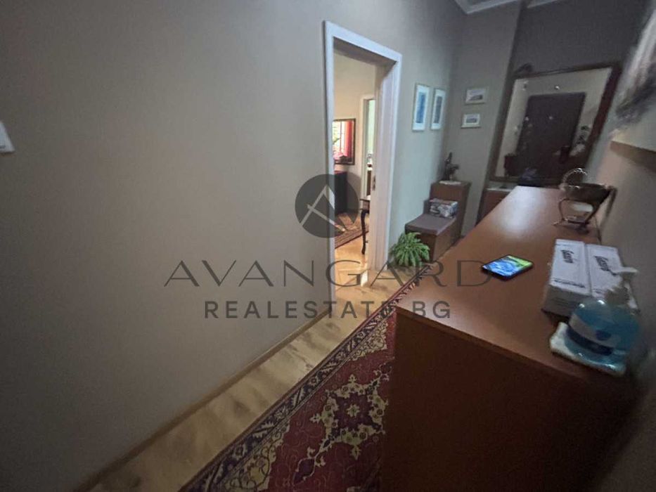 Продава се Тристаен апартамент в Пловдив, Христо Смирненски - 82 кв.м за 1952 €/кв.м - Снимка #7