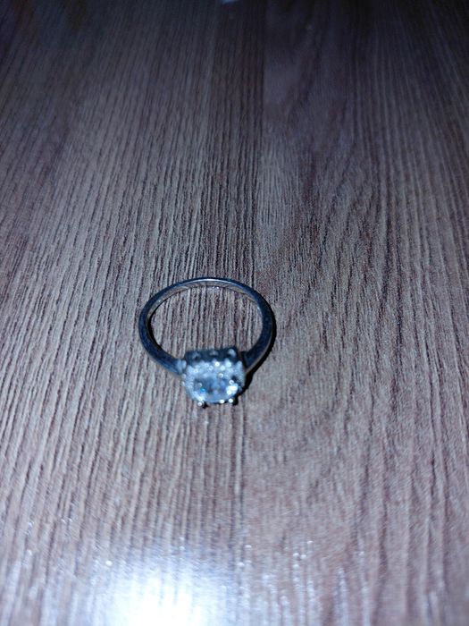 Продам кольцо серебро 925