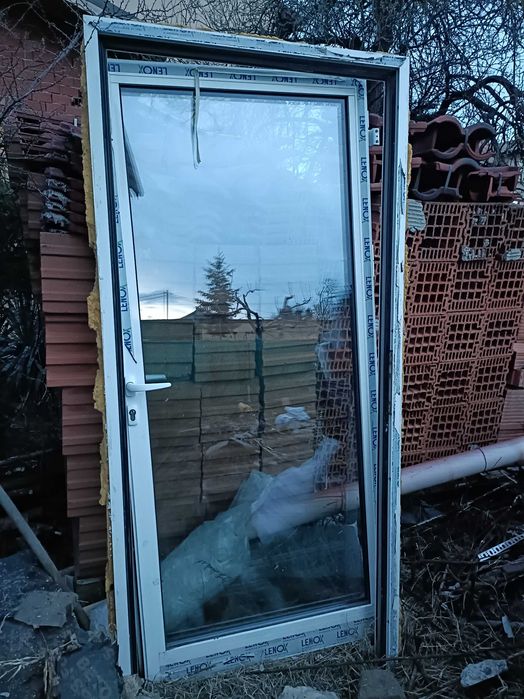 Външна стъклена врата