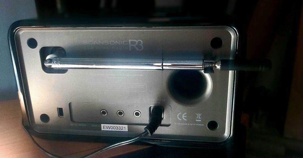 Radio Digital DAB+/FM Scansonic R3 - Sunet Premium & Design Danez