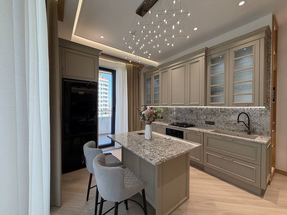 Продам квартиру Ц1 жк Infinity 4/8/15 105m2