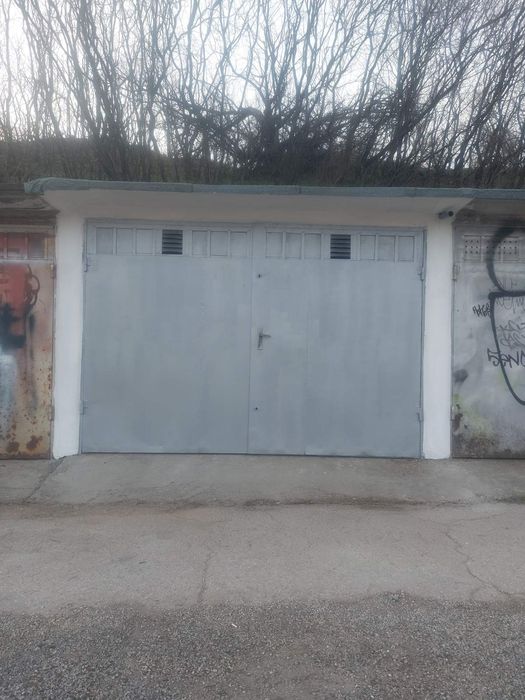 Гараж под наем -гр.Русе(района на Централна ЖП гара