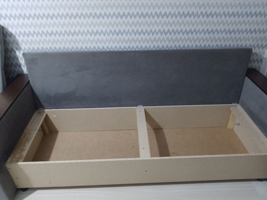 Продам диван в отличном состоянии