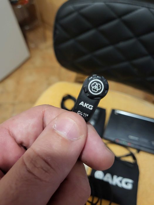 Akg c411 Violin Pickup+Shure SH-200 Wireless System