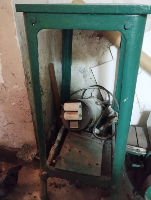 Рит машина за рязане на кожа