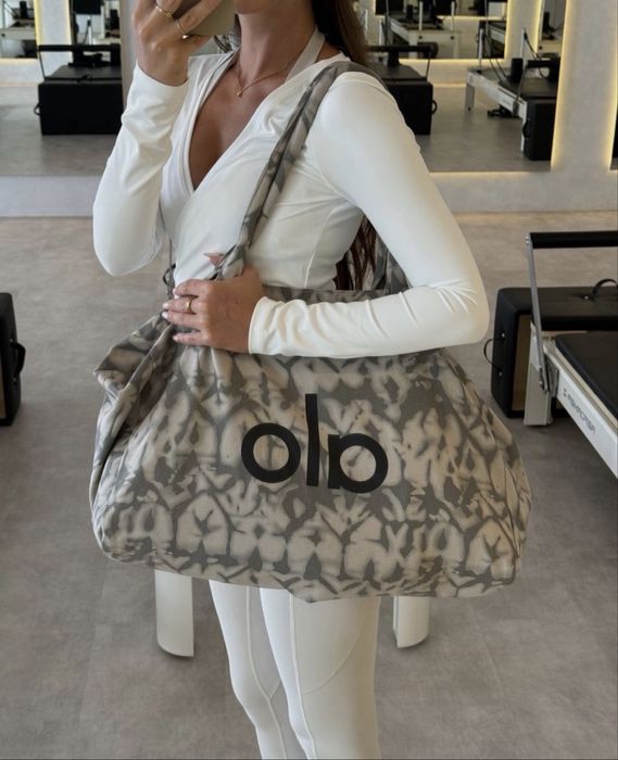 Tote bag на марката ALO