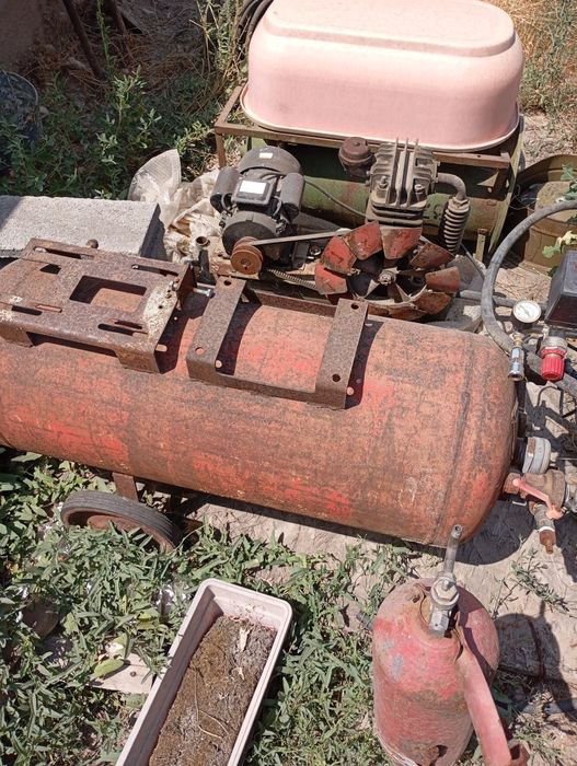 Продам компрессор воздушный.