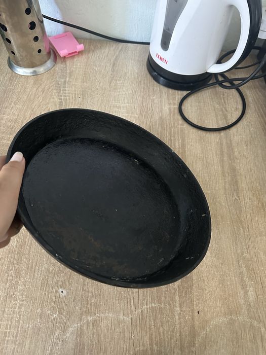Продам чугунную сковородку