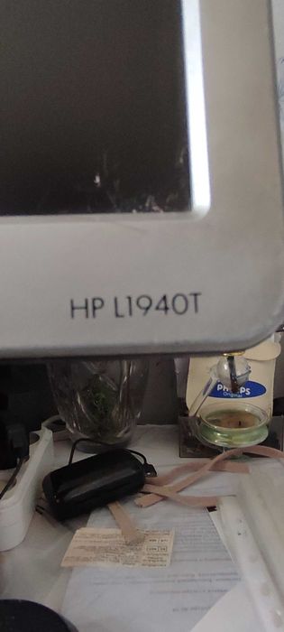 Монитор HP L1940T