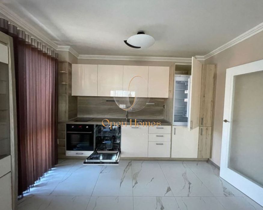 Продава се Тристаен апартамент в Пловдив, Христо Смирненски - 136 кв.м за 1790 €/кв.м - Снимка #6