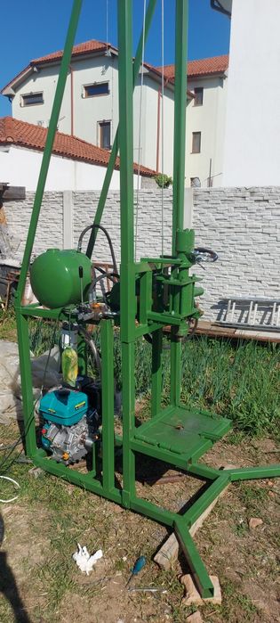 Instalație utilaj  foraj puțuri  fântâni foreză