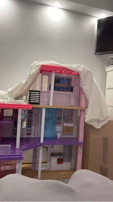 Casa barbie cu accesorii