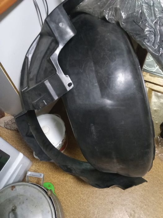 Продам передние крыло