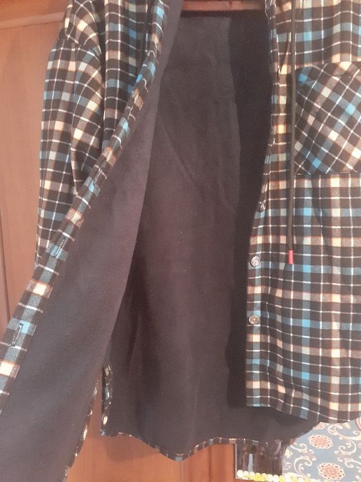 Продам  рубашку  толстовку теплую