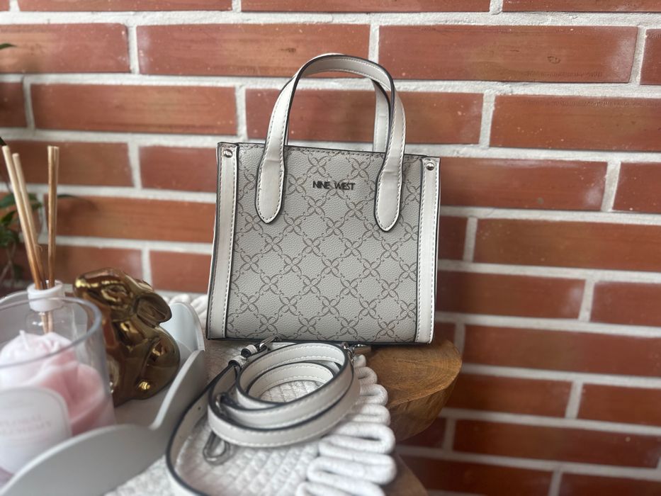 Pinko чанта Nine West