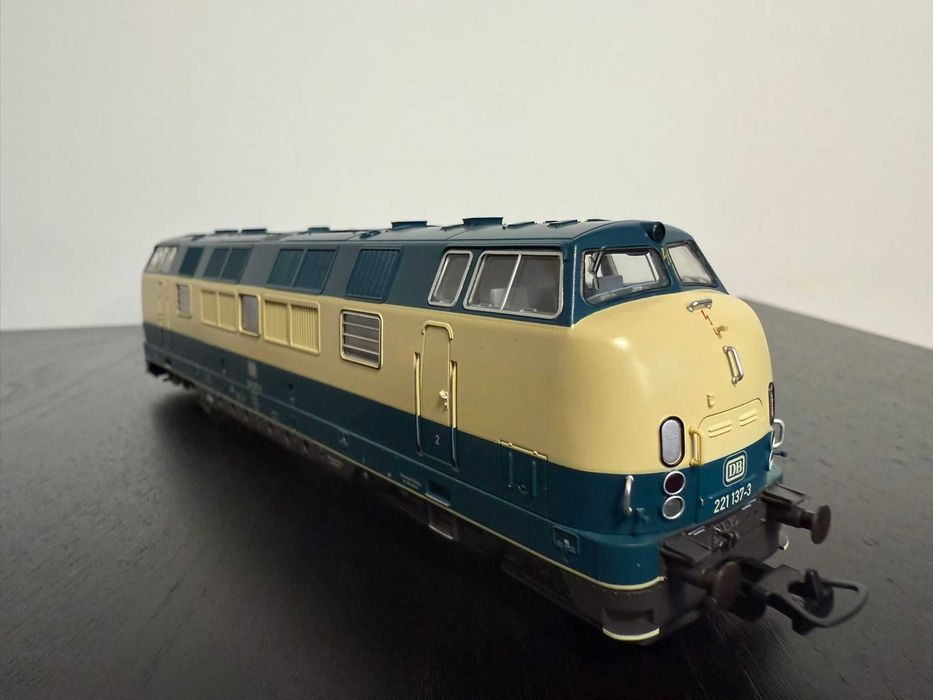 Locomotivă diesel Piko Expert HO (1:87) DB BR 221 137-3