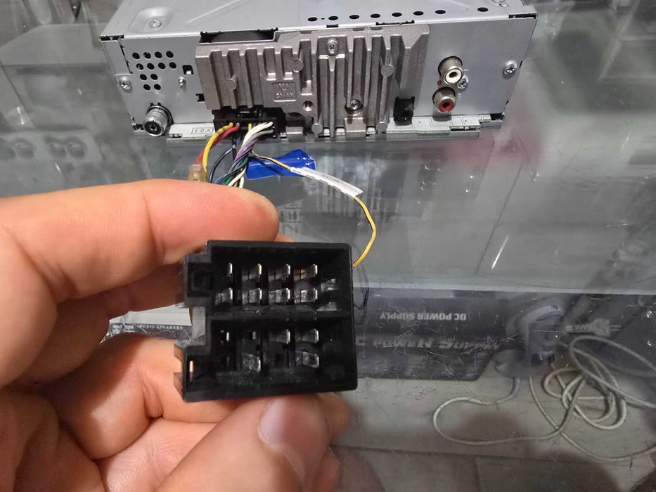 Vând DC auto Pioneer DEH 2300