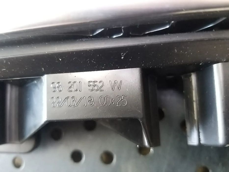 Maner interior dreapta fata peugeot 3008 2 98201552w