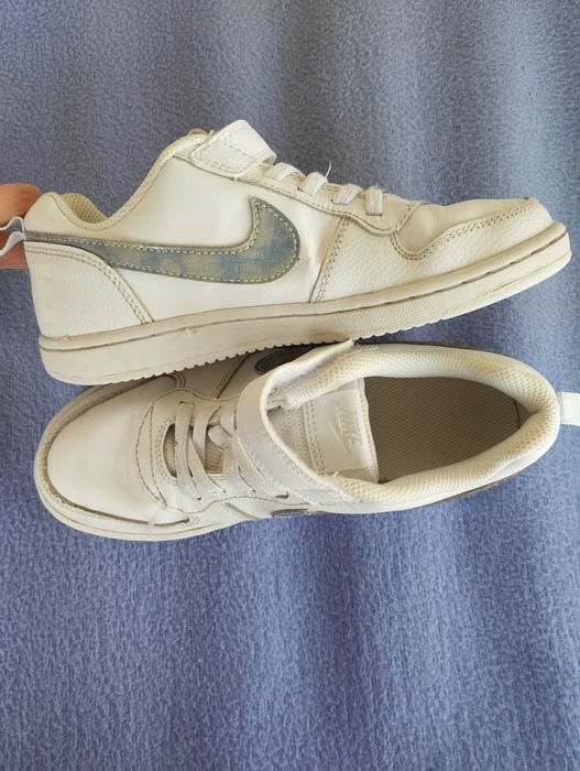 Маратонки Nike и Adidas номер 33.