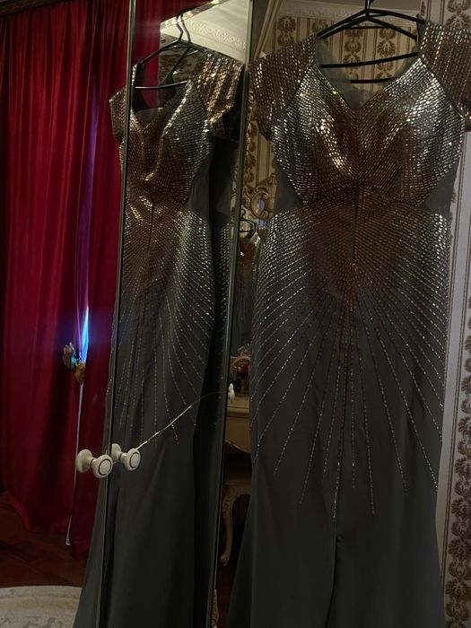 Вечернее платье шикарное