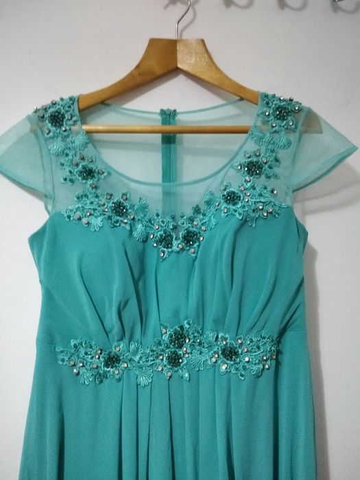 Платье вечернее в хорошем состоянии