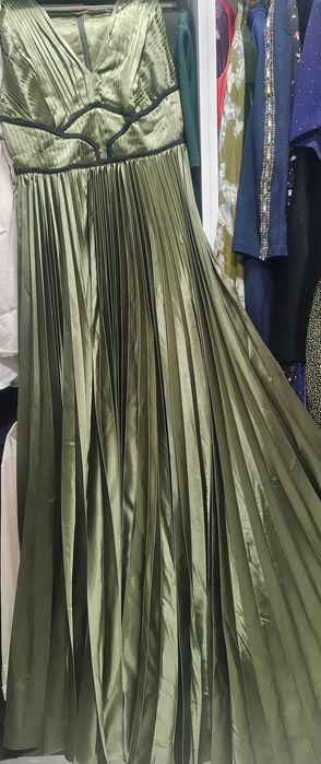 Вечернее платье для девушек.