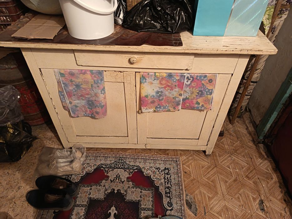 Продам советский шкаф