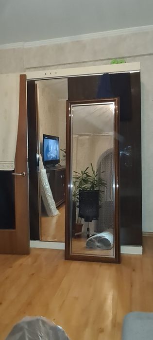 Зеркало производства ОАЭ