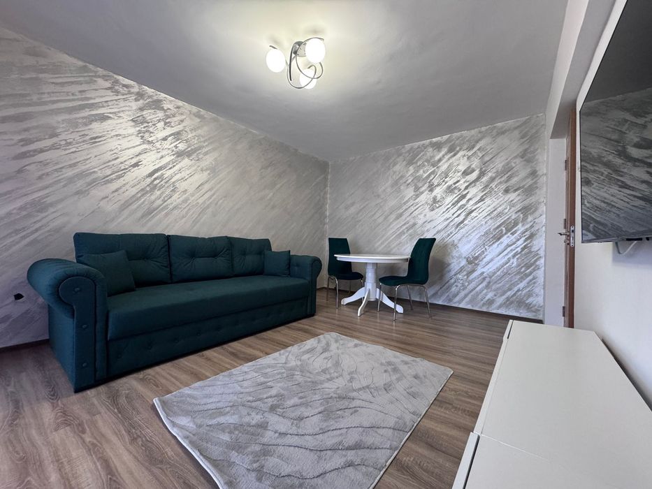 Închiriez apartament