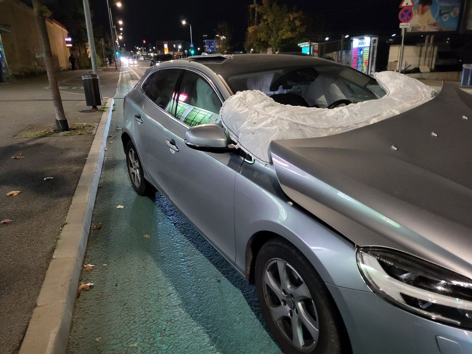 Volvo V40 D2, Inscription, AVARIAT