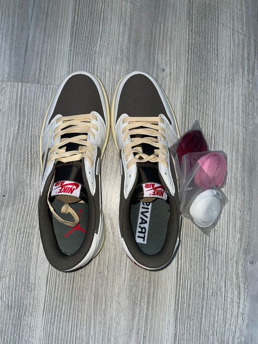 Jordan 1 Low travis scott reverse