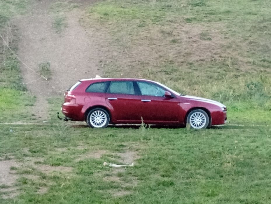 Vând alfa Romeo 159 sportwagon