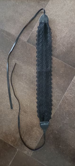 Curea dantela neagra