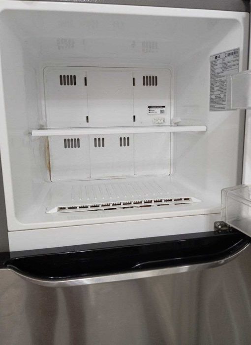 LG muzlatgich sotiladi – yaxshi holatda